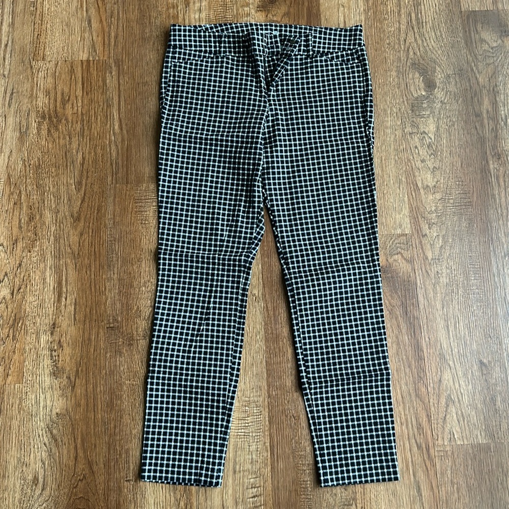 Old Navy Pixie Ankle pants